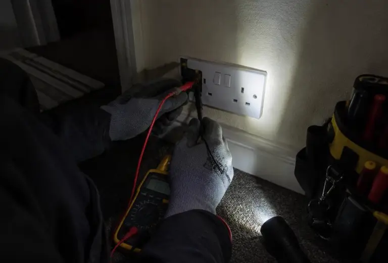 Emergency electrician job in Ermington, Ivybridge, Devon
